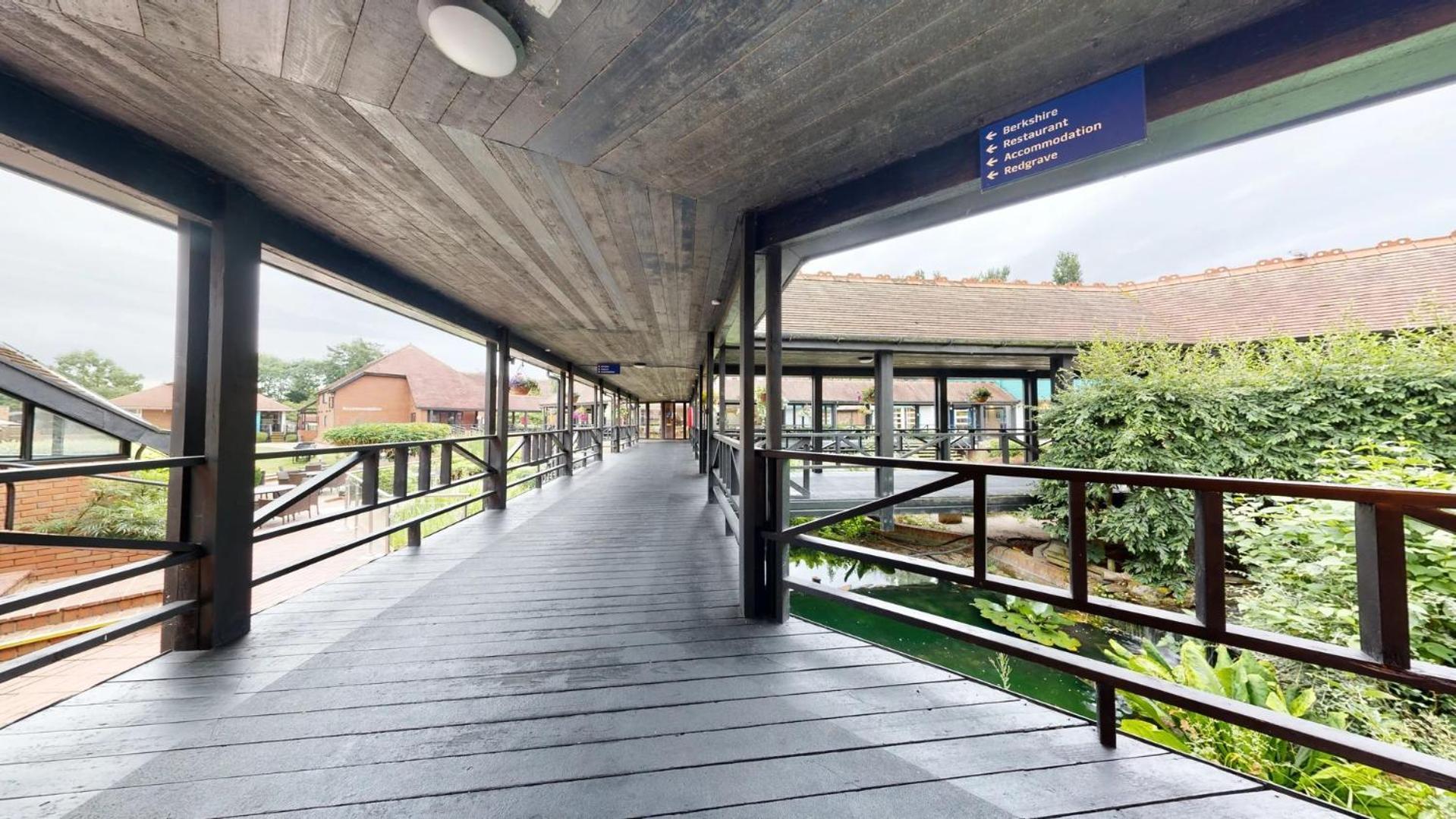 Cim Business Centre Hotel Maidenhead Exterior photo