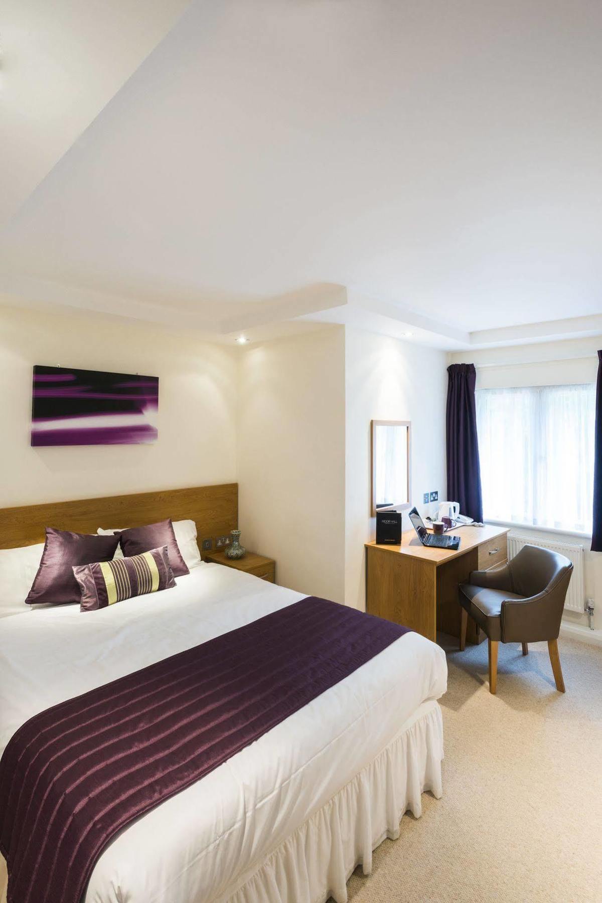 Cim Business Centre Hotel Maidenhead Exterior photo