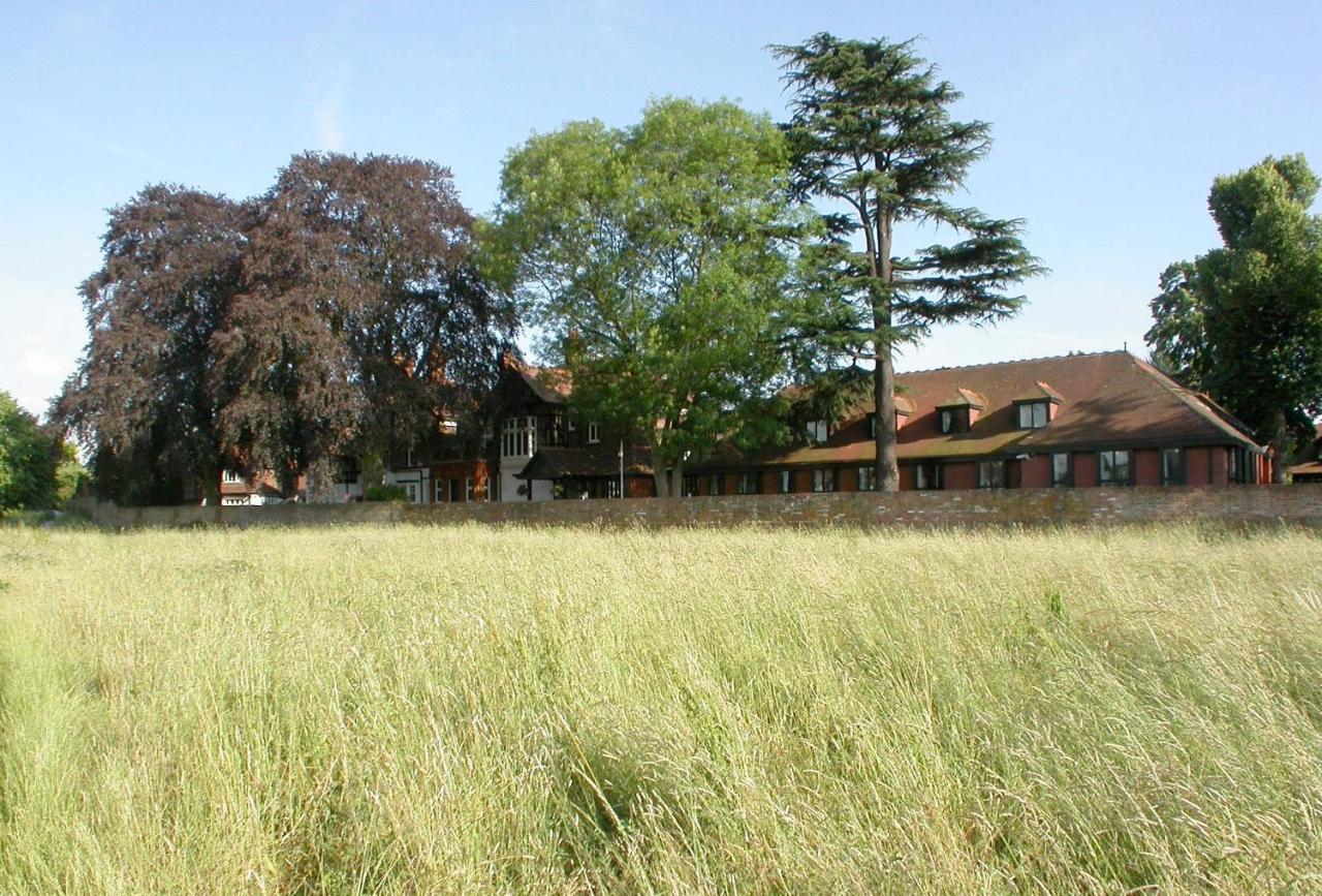 Cim Business Centre Hotel Maidenhead Exterior photo